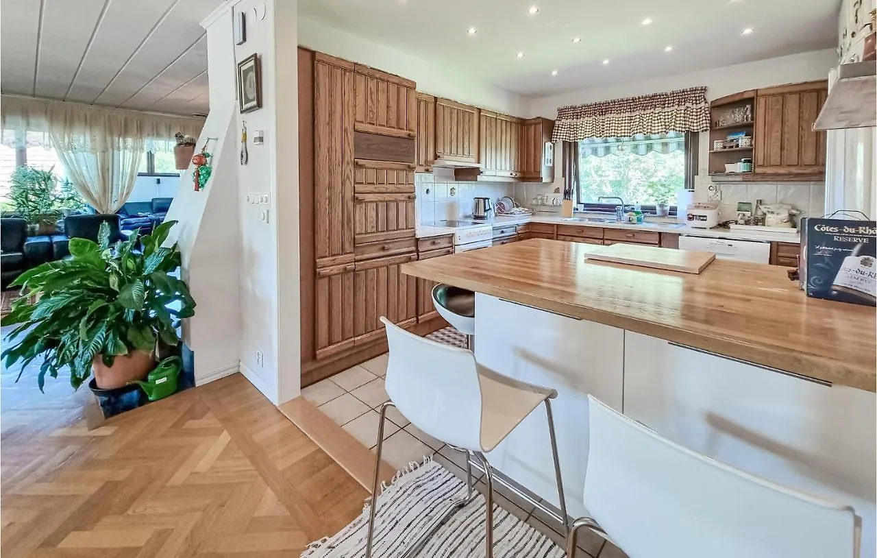 Lovely Home In Vaestra Froelunda With Wifi Gothenburg Holiday home